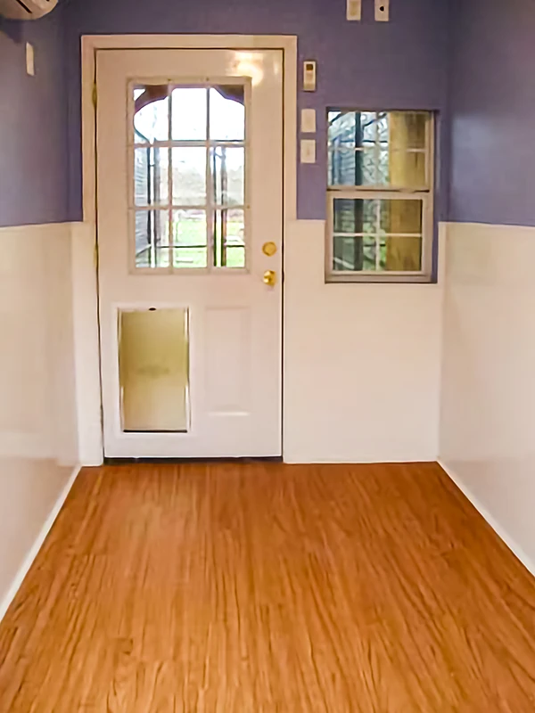 Picture of a kennel cabin interior